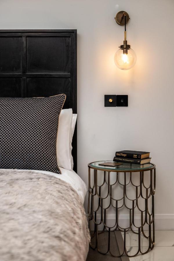 Pamper Yourself In Our Double Sized Copper Tub -2 Bedroom Villa Inverness Bagian luar foto