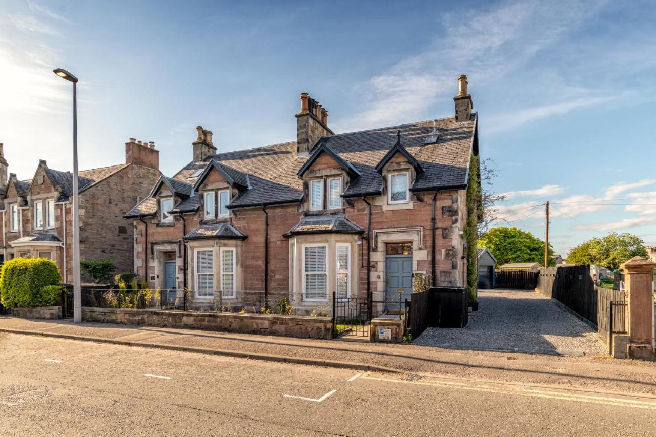 Pamper Yourself In Our Double Sized Copper Tub -2 Bedroom Villa Inverness Bagian luar foto